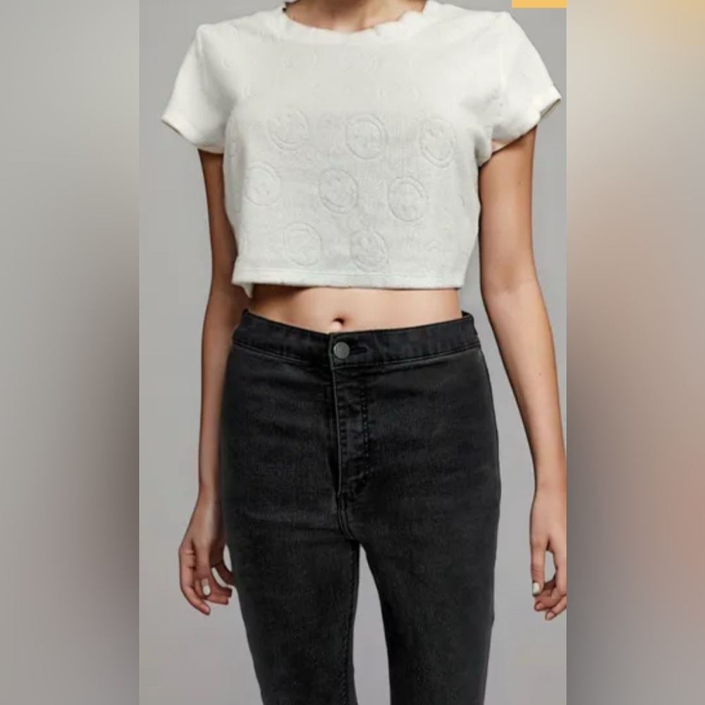 Offline by Aerie Smiley Face Short Sleeve Crop